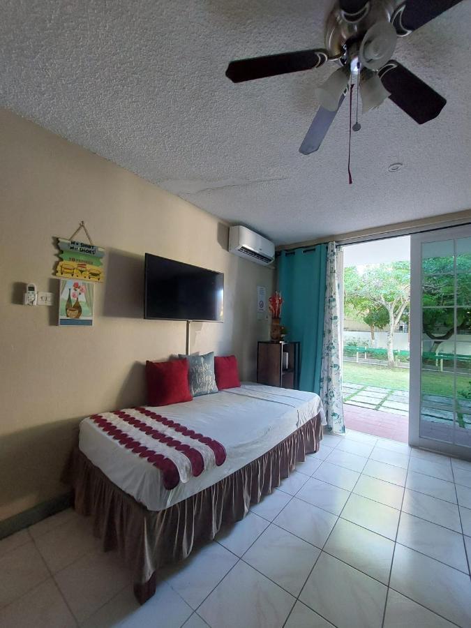 Rosi Ocean Sand Hotel Apt Ocho Rios Luaran gambar