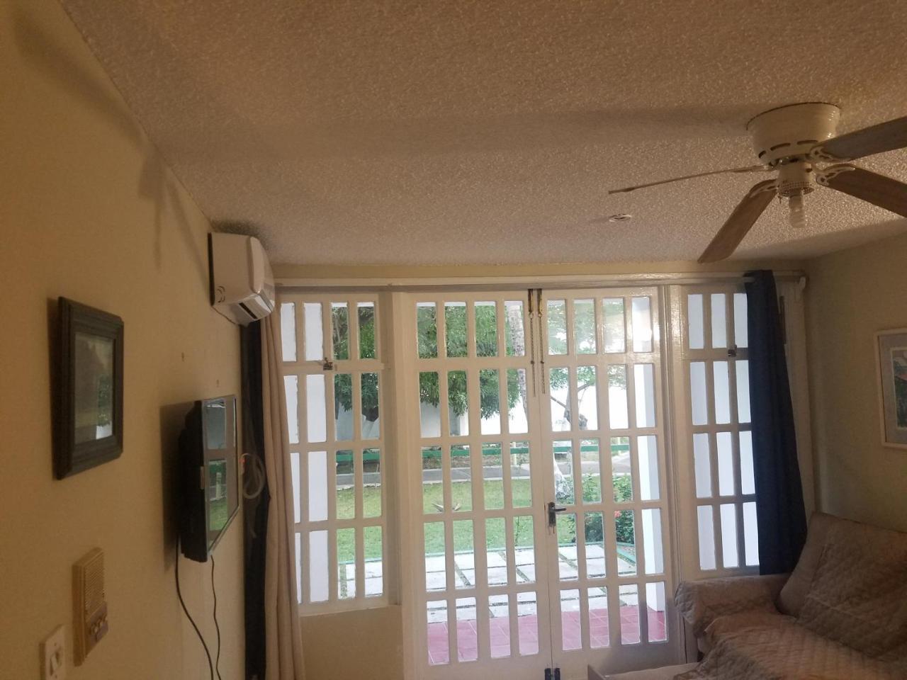 Rosi Ocean Sand Hotel Apt Ocho Rios Luaran gambar
