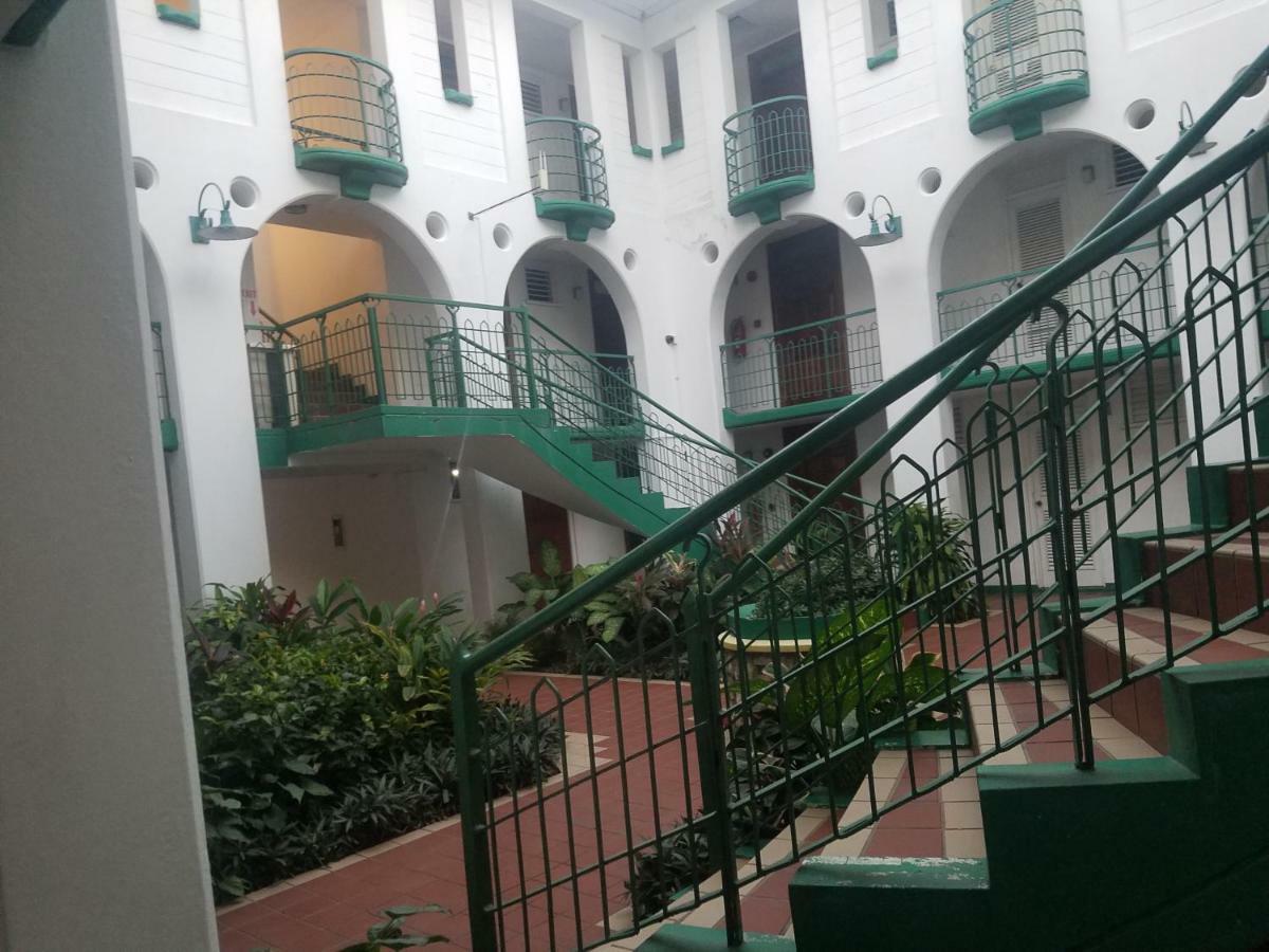 Rosi Ocean Sand Hotel Apt Ocho Rios Luaran gambar