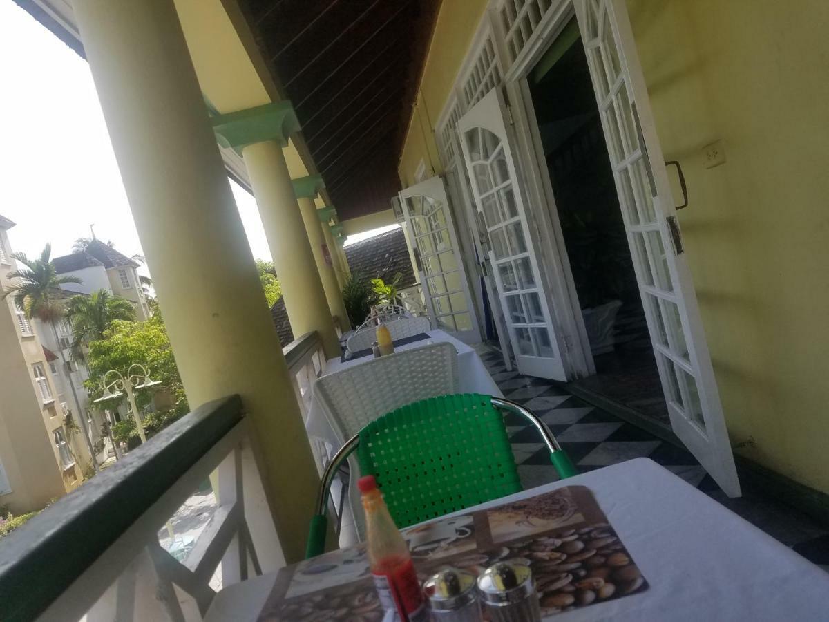 Rosi Ocean Sand Hotel Apt Ocho Rios Luaran gambar